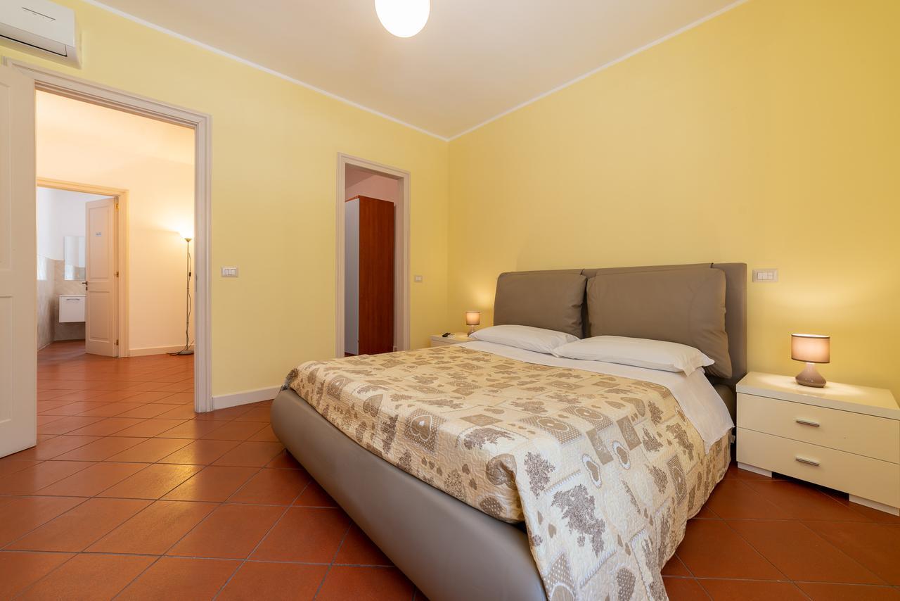 Villa Domus Salento Suites & Rooms Con Parcheggio Privato In Loco Lecce Exterior photo